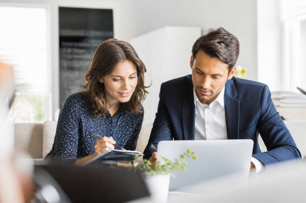 Account director : missions, compétences et salaire d’un directeur de comptes